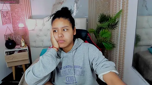 AriaVega online show from April 2, 12:34 pm