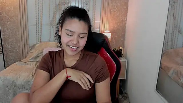 AriaVega online show from May 18, 2:11 pm