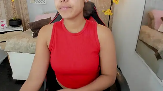 Snapshot of AriaVega chatting on July 13, 12:04 pm AriaVega online show from July 13, 12:04 pm
