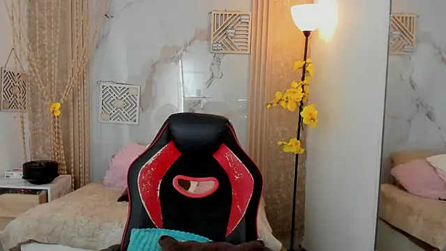 Snapshot of AriaVega chatting on July 15, 12:56 pm AriaVega online show from July 15, 12:56 pm
