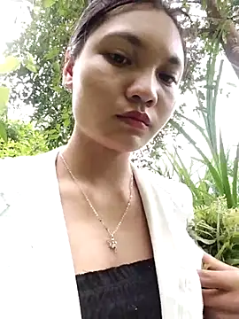 Snapshot of Mit-thi123 chatting on October 31, 2:30 am Mit-thi123 online show from October 31, 2:30 am