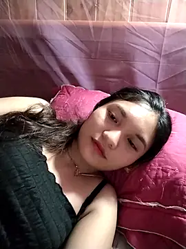 Snapshot of Mit-thi123 chatting on October 28, 1:43 pm Mit-thi123 online show from October 28, 1:43 pm