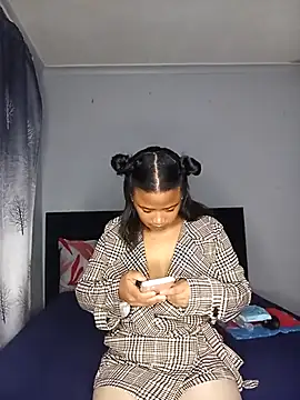 Sultrytits6 online show from November 16, 10:24 pm