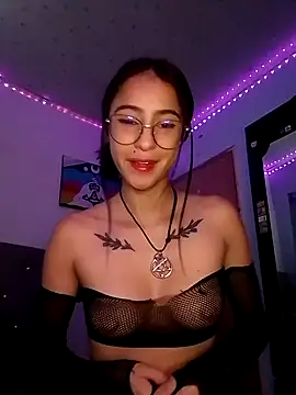 Snapshot of Alana_Martinez_ chatting on October 6, 12:17 pm Alana Martinez online show from October 6, 12:17 pm