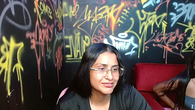 Snapshot of AmaraGlam chatting on October 14, 5:13 pm AmaraGlam online show from October 14, 5:13 pm