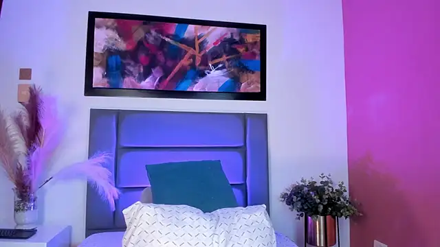 LilithEsme online show from December 20, 6:33 pm