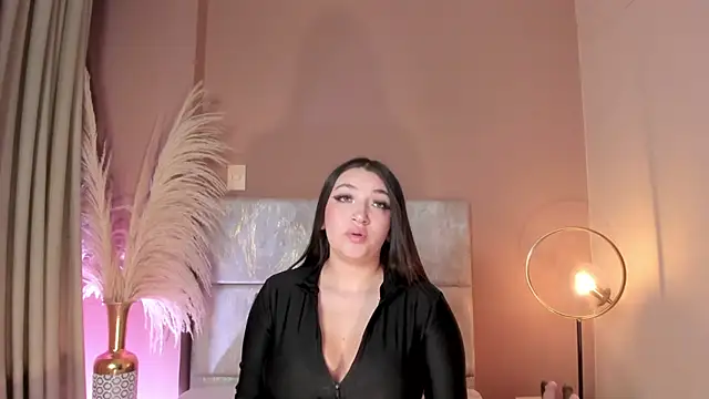 Snapshot of LilithEsme chatting on November 5, 12:36 am LilithEsme online show from November 5, 12:36 am