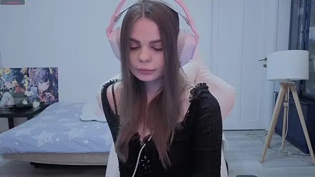 xAlisontiny online show from February 19, 8:50 pm