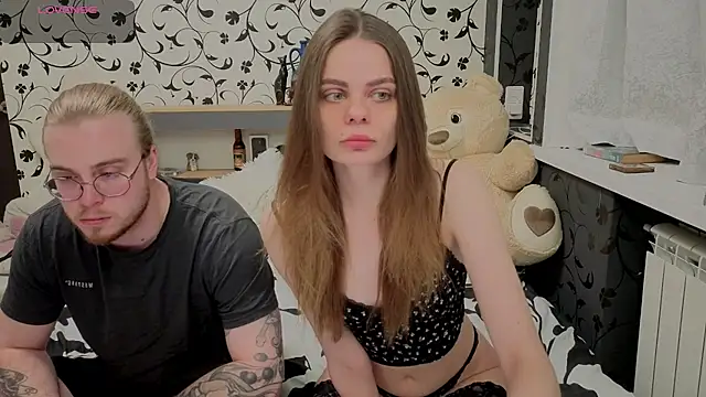 xAlisontiny online show from April 10, 7:54 pm