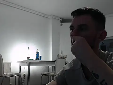 Snapshot of Tom_michaelx chatting on October 2, 4:32 pm Tom michaelx online show from October 2, 4:32 pm