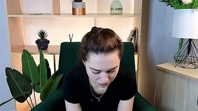 Snapshot of FrankieViall chatting on October 3, 11:01 am FrankieViall online show from October 3, 11:01 am