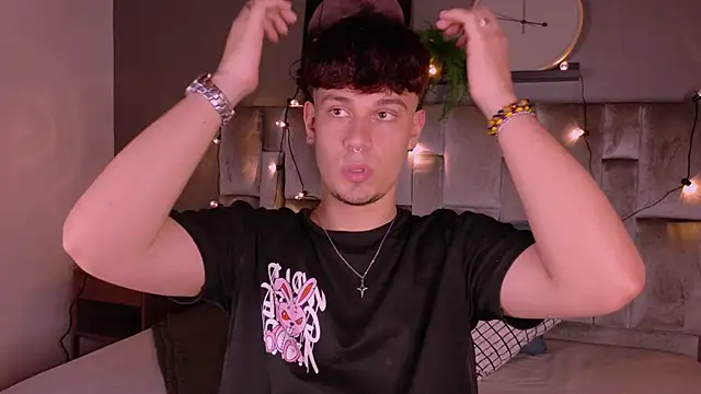 LiamThunder05  online show from October 27, 3:18 am