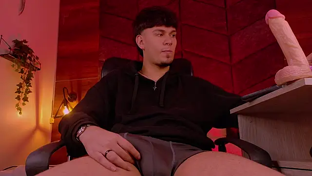 LiamThunder05  online show from November 7, 2:49 am