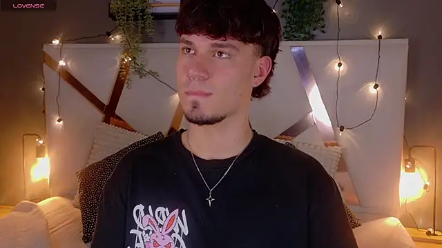 LiamThunder05  online show from November 21, 8:08 pm