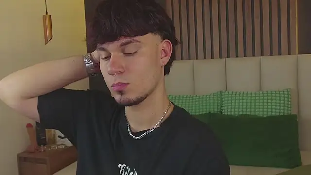 LiamThunder05  online show from December 2, 7:59 pm