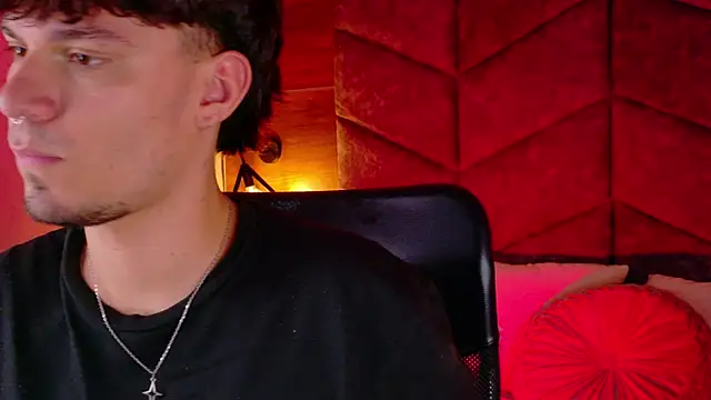 LiamThunder05  online show from November 26, 3:06 am