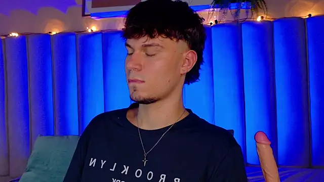 LiamThunder05  online show from November 3, 3:12 am