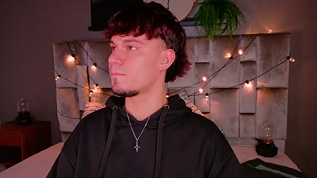 LiamThunder05  online show from November 15, 3:54 am