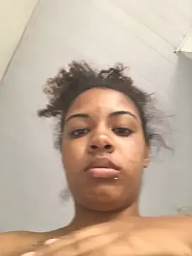 Lorennapires online show from January 5, 6:22 pm