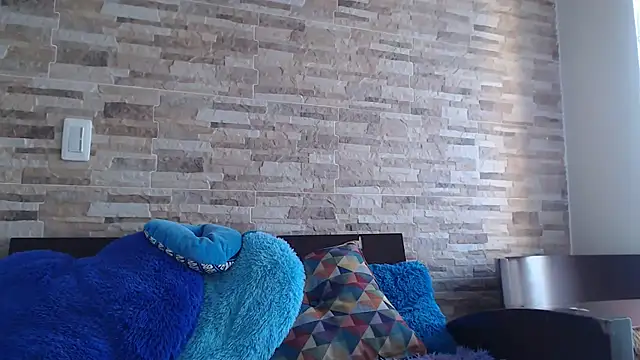 caramel doll   online show from March 13, 10:37 pm