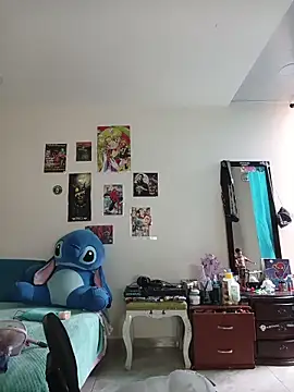 caramel doll   online show from November 13, 7:51 pm