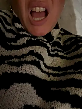 Daiana Andra online show from October 22, 7:35 pm