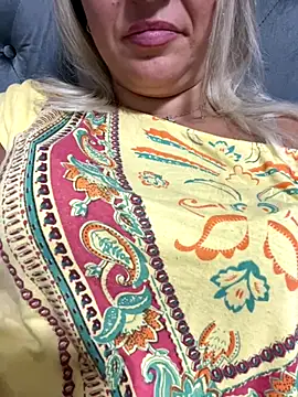 Snapshot of Daiana_Andra chatting on October 12, 8:54 pm Daiana Andra online show from October 12, 8:54 pm