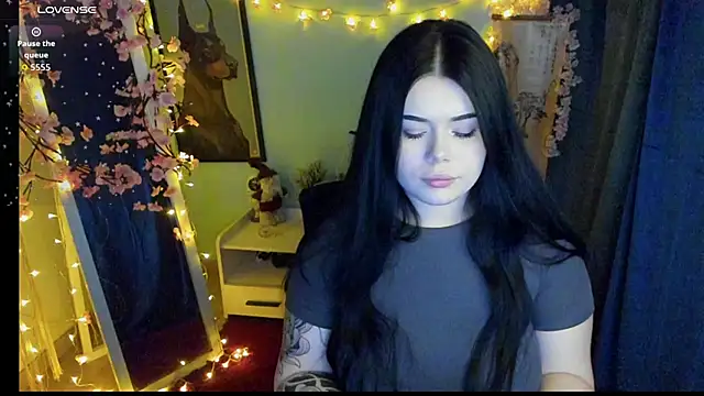 Mona Esty online show from February 17, 9:12 pm