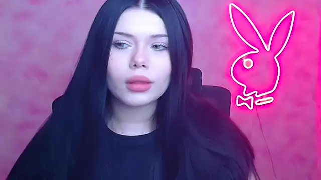 Mona Esty online show from December 18, 6:23 pm