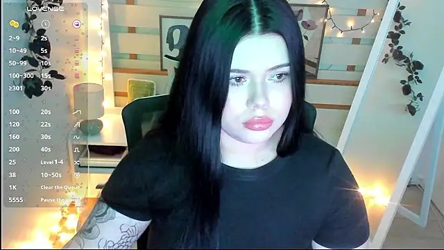 Mona Esty online show from March 2, 9:55 pm