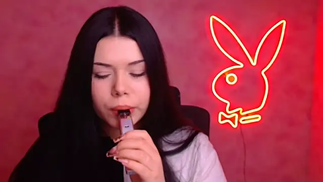 Snapshot of Mona_Esty chatting on December 3, 6:40 pm Mona Esty online show from December 3, 6:40 pm