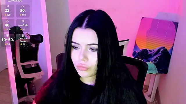 Mona Esty online show from February 11, 8:09 pm