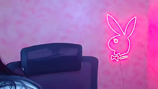 Snapshot of Mona_Esty chatting on December 17, 6:35 pm Mona Esty online show from December 17, 6:35 pm