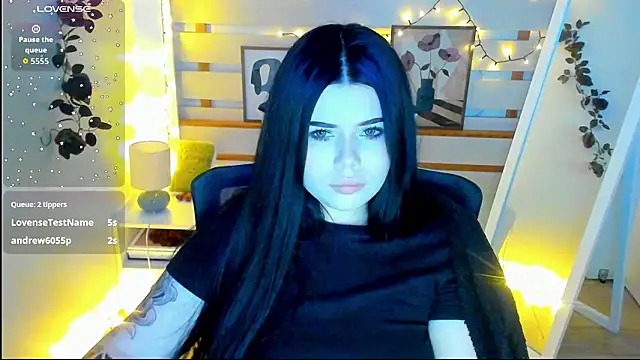 Mona Esty online show from February 2, 9:25 pm