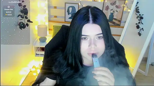 Mona Esty online show from February 9, 9:24 pm