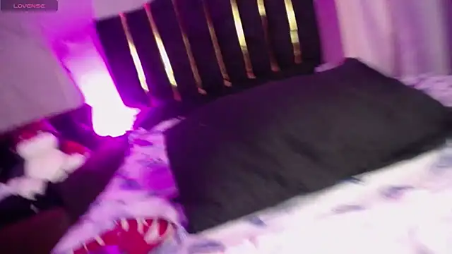 Snapshot of saraa_li chatting on February 28, 6:35 am saraa li online show from February 28, 6:35 am