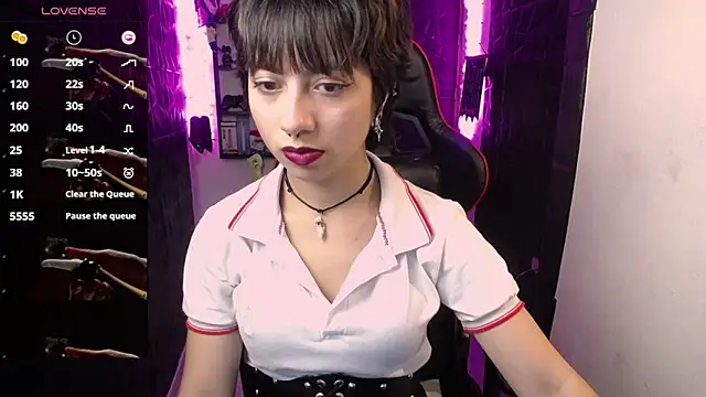 Snapshot of lunarichy22 chatting on May 27, 8:05 pm lunarichy22 online show from May 27, 8:05 pm