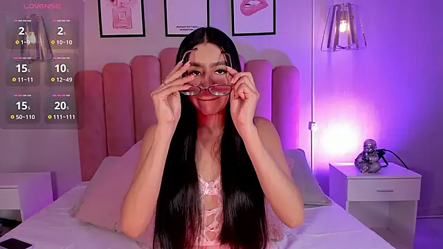 mara swan  online show from November 4, 7:06 pm