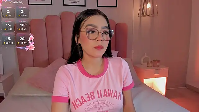 mara swan  online show from December 19, 7:27 pm