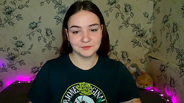 OliviaMontgommery online show from April 15, 1:48 pm