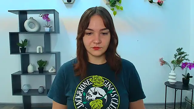 Snapshot of OliviaMontgommery chatting on October 9, 5:19 am OliviaMontgommery online show from October 9, 5:19 am