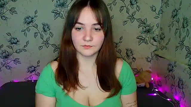 OliviaMontgommery online show from April 25, 1:52 pm