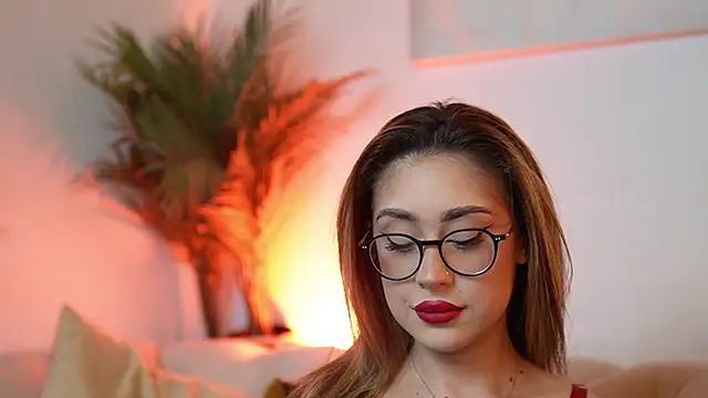 AileenKiss online show from November 18, 7:28 pm