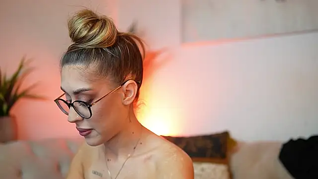 AileenKiss online show from November 13, 7:40 pm