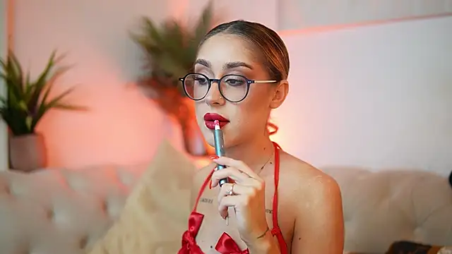 AileenKiss online show from November 11, 7:19 pm