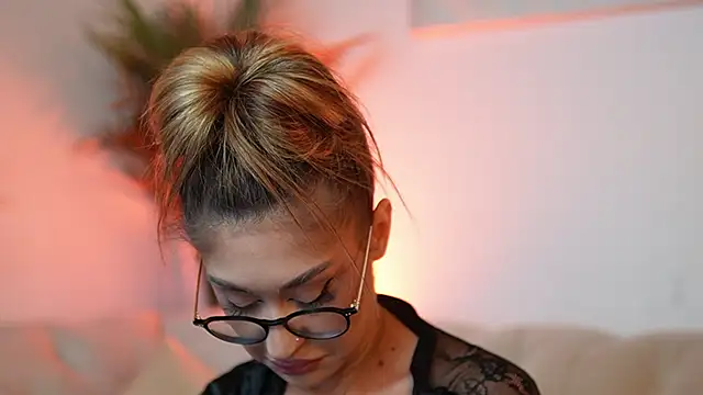 AileenKiss online show from October 24, 6:40 pm