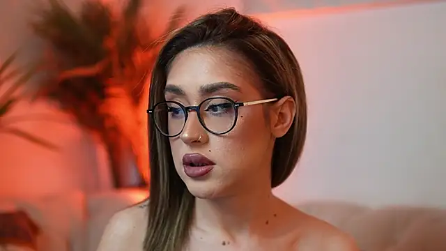 AileenKiss online show from April 3, 8:15 pm