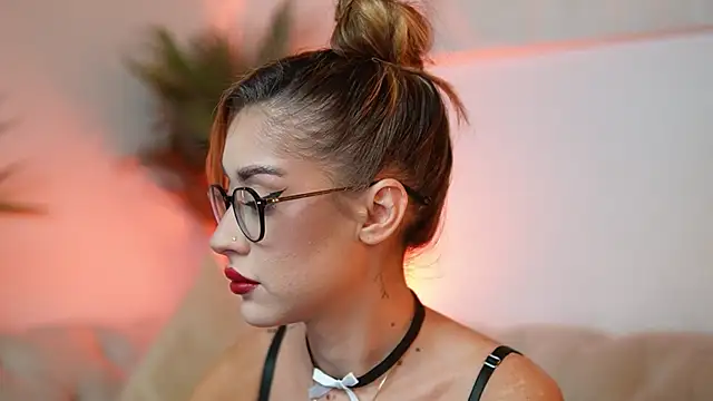 AileenKiss online show from November 10, 7:08 pm