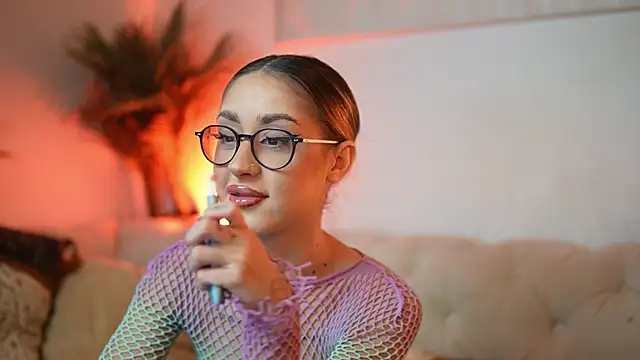 AileenKiss online show from December 20, 9:17 pm