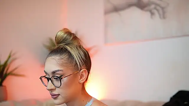 AileenKiss online show from October 28, 7:35 pm